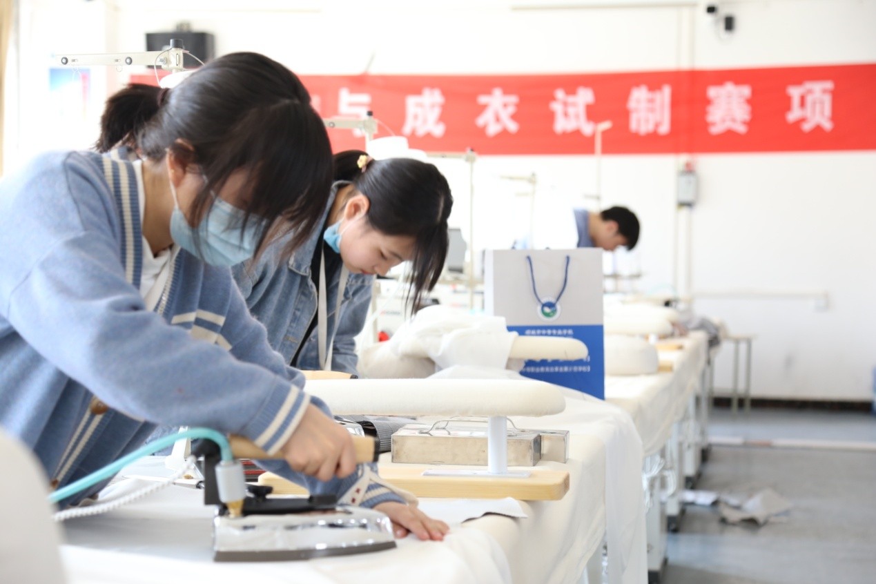 2020年河南省中等职业教育技能大赛 新利公司网址赛点“服装设计与工艺”赛项取得圆满成功