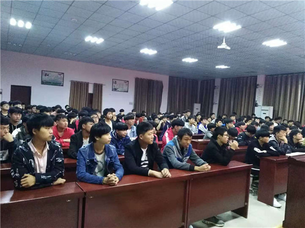 新利公司网址学宪法讲宪法 活动开展简报 第五期